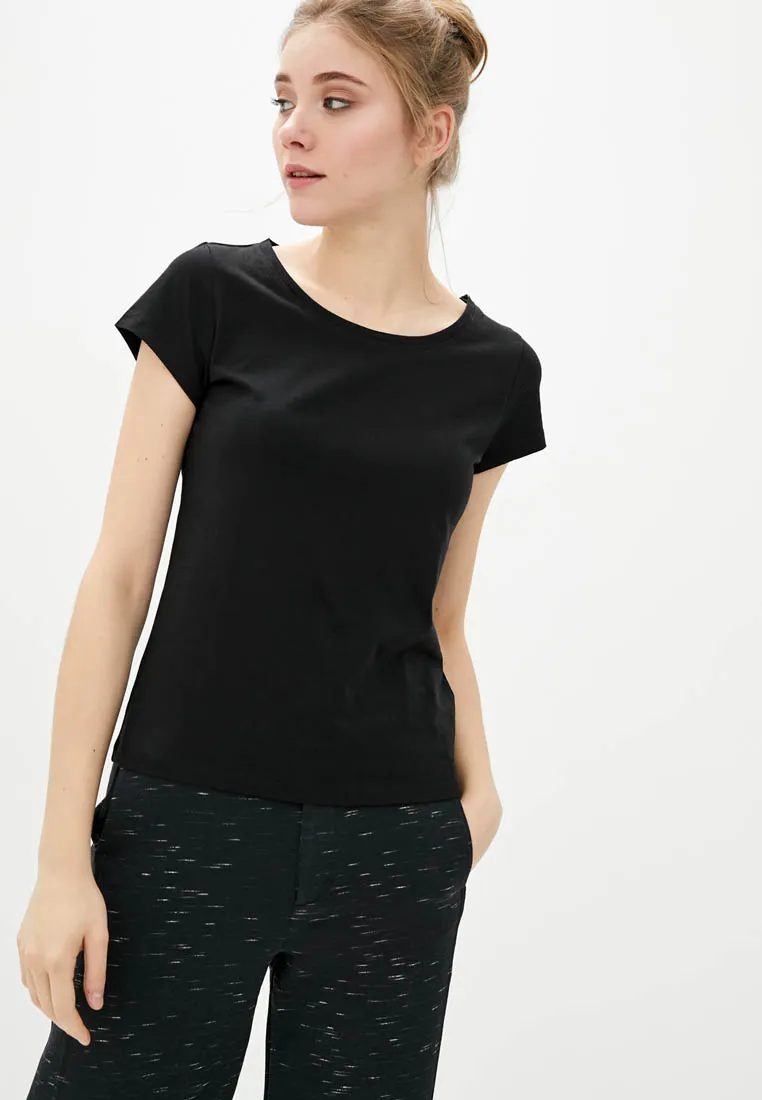 Футболка с круглым воротом