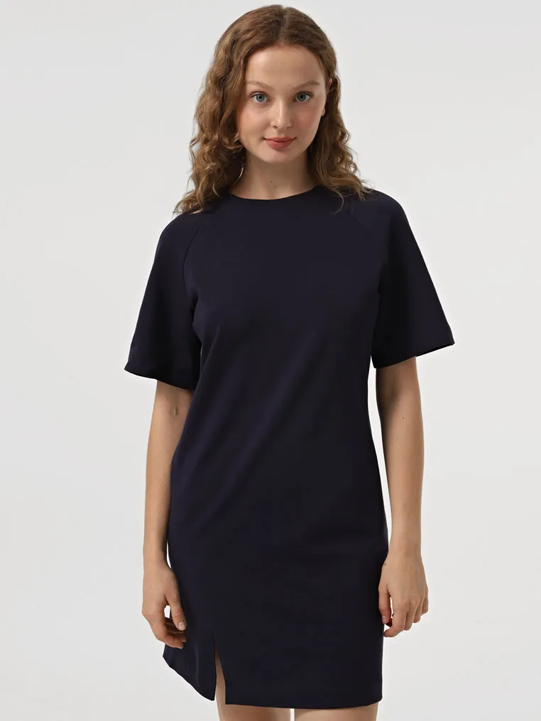 Платье с разрезом